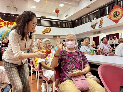 台灣創價學會送暖「新北仁愛之家」20年中秋愛心不間斷