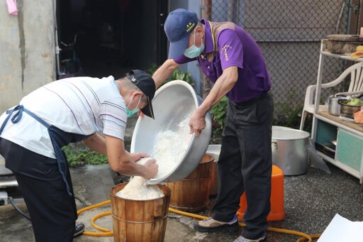 「吃油飯、賞月亮」土城平和社區小產業油飯遠近馳名