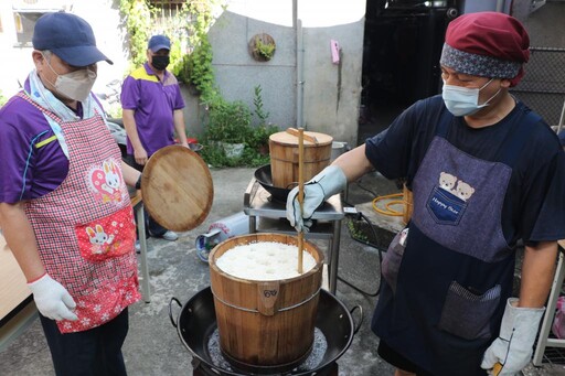 「吃油飯、賞月亮」土城平和社區小產業油飯遠近馳名