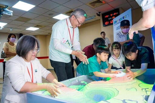 Kids' Science—小小科學家來敲門 科技大樓化身科學樂園