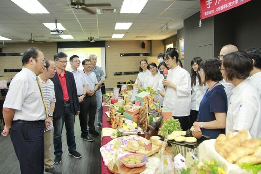 中華醫大手作烘焙班結訓 慶臺南400年以造型麵包餅乾獻手藝