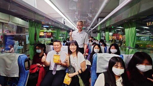 公車進校園 基隆女中學生專車市府轉運站今日首航