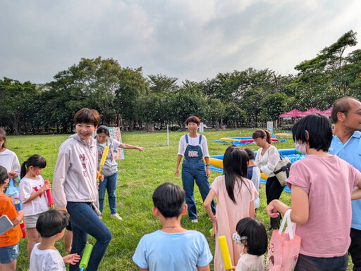 陳亭妃邀鄉親開箱「妃妃姐姐親水萌樂園」 水萍塭公園親子爆場嗨翻天