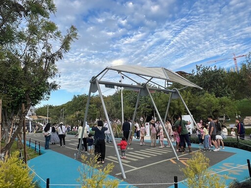 中央公園飛行美樂地遊戲場人氣爆棚！中市府推停車指引優化措施應對人潮