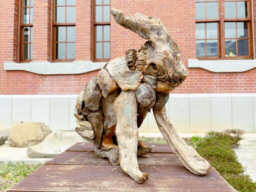 竹美館「與動物共享大自然」張弘欣漂流木創作展 啟發從做中學成為藝術家!