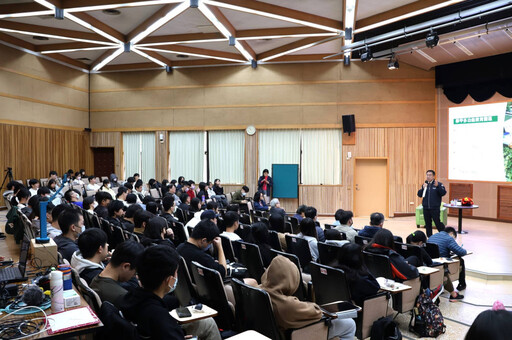 黃偉哲市長蒞臨南大分享城市治理的挑戰與解方