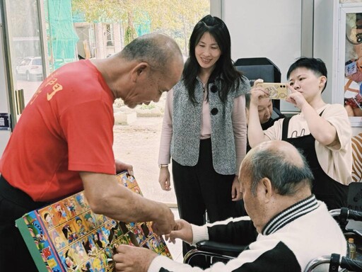 救國團關廟區結合志工團體 歲寒送暖慰問龍崎教養院