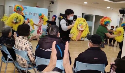 臺南榮家歡欣迎蛇年吉祥送福來 住民暖心迎春節