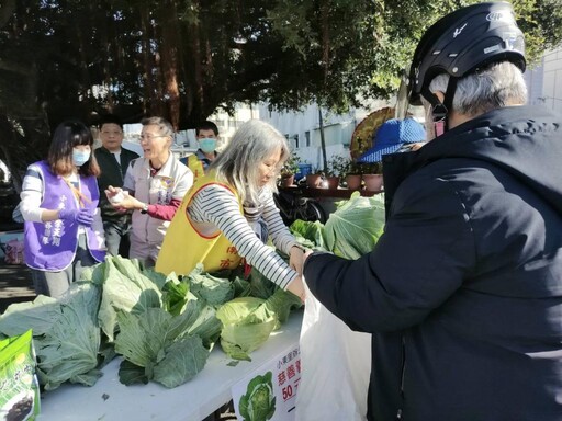 臺南榮服榮欣志工響應余天翔小東里惜福感恩旺年祭 關懷弱勢