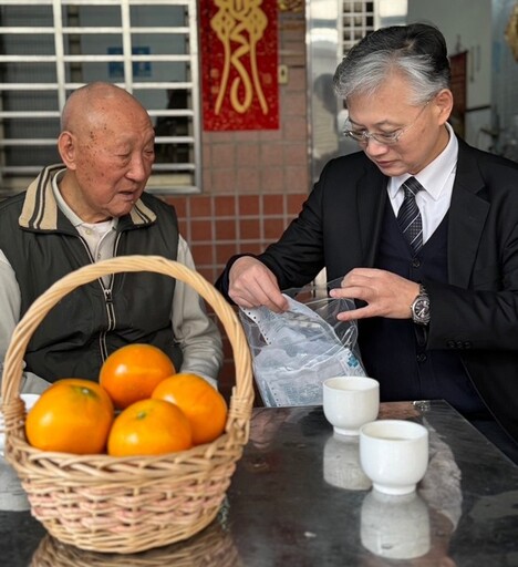 愛心年菜送到家 中榮傅雲慶院長偕中市榮服處長陳宗貴陪圍爐兼顧健康