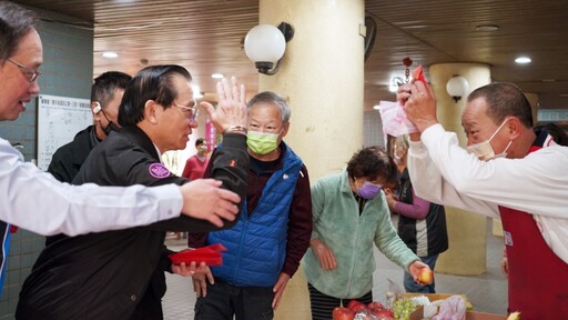 紅包賀歲好運來、蛇麼都好福氣到 八德榮家上壽茶會聯手桃市府祝長輩呷百二