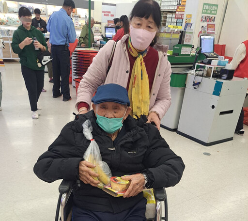 花蓮榮家用心陪伴104歲榮民 溫馨服務體驗之旅