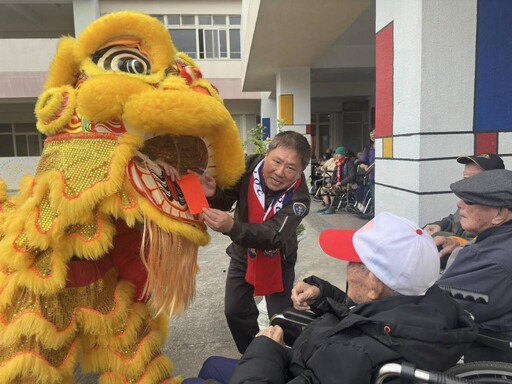 花蓮榮家賀歲添喜氣 祥獅獻瑞迎小龍年