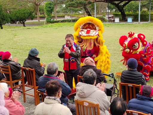 花蓮榮家賀歲添喜氣 祥獅獻瑞迎小龍年