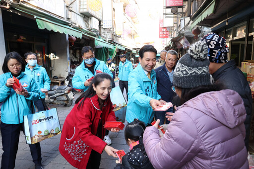 陳福海小年夜走訪傳統市場 關心民生需求優化市場環境