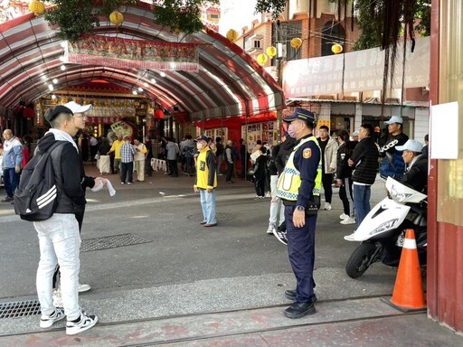 大觀音亭興濟宮開基玉皇宮年節熱鬧滾滾 南警加強交通疏導