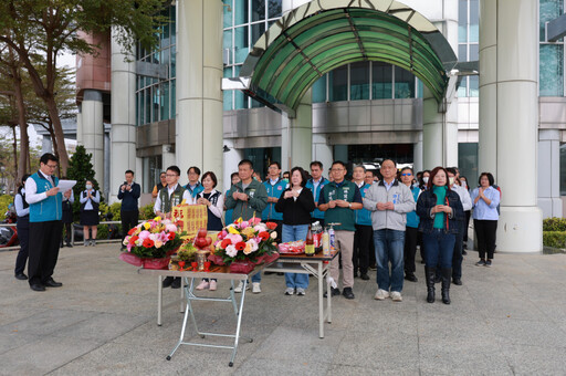 喜迎小龍年，臺南市議會3日上午新春開工團拜