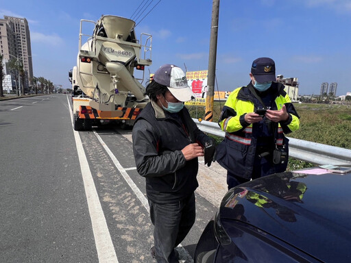 防制大型車事故 南警強力執法及宣導