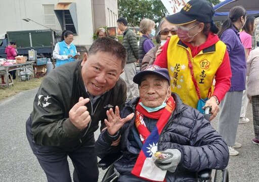 花蓮榮家辦溫馨夜市活動 老兵爺爺住民樂開懷