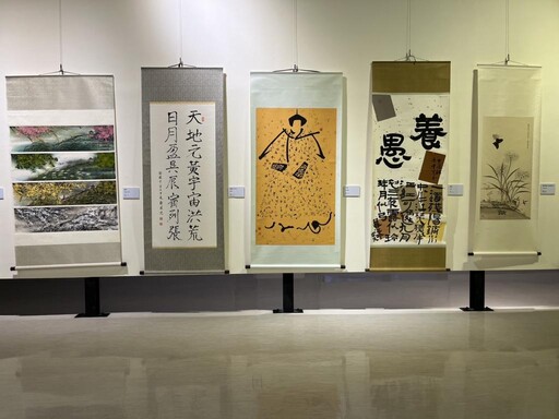 世界華人暨兩岸詩詞書畫名家邀請展 即日起登場