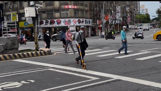 市民反映板橋民權路口交通標示不清 曾煥嘉積極協調改善