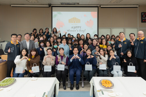 工作再忙也要愛自己! 竹市警局婦女節贈禮女警感受市府暖心關懷