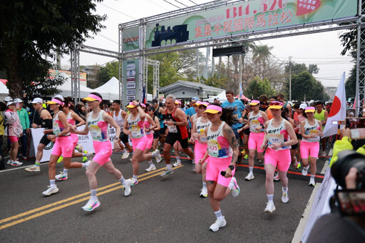 國際馬拉松集集開跑 20個國家選手小鎮攬勝嚐美食