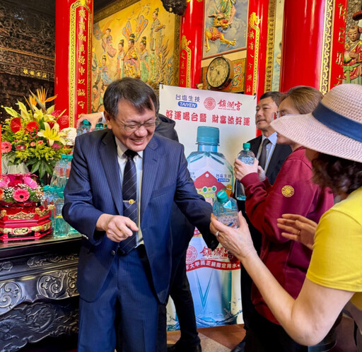 祈福信眾最愛這！台塩海洋鹼性離子水蟬聯大甲媽遶境指定用水