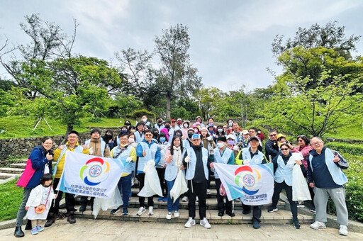 健走淨地、電淨麗池 台電新竹區處志工服務團隊清潔公園環境美化市容