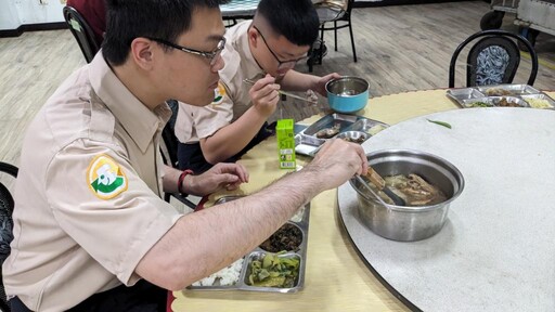 白河榮家暖心加菜 以薑母鴨溫暖住民長輩的心