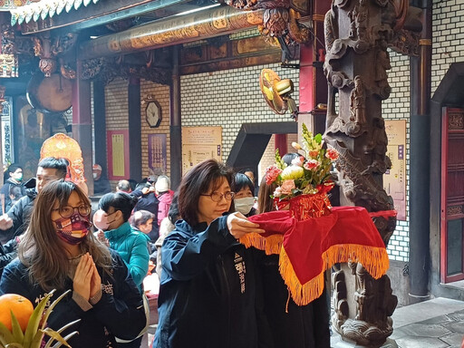 觀音佛祖聖誕千秋 竹市府秘書長張治祥祝壽祈求市民平安幸福