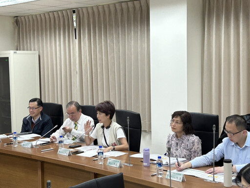 立法院經濟委員陳亭妃要求「花卉產業創新園區」人力組織編制一個月內完成