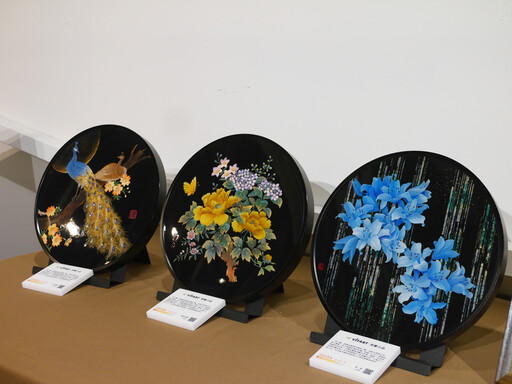 富興工廠展出《時光之漆．技藝之心》漆畫展
