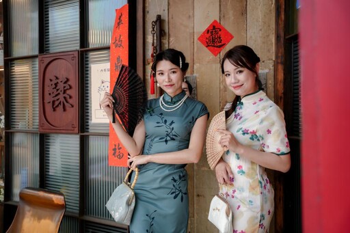 穿越時空漫步府城巷弄！赤嵌朋派商圈結合古裝玩旅拍深度中英導覽