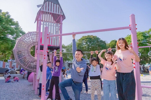 竹北市兒童節第3波大禮包 鄭朝方啟動星際系列遊戲場首站「星河之夢」