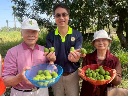 屏東榮家住民體驗懷舊好滋味-情人果 喚起長輩青春心