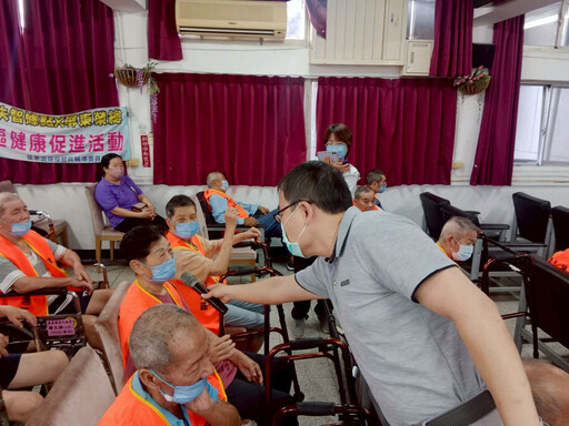 屏東榮家關懷住民長輩推動心理健康宣導