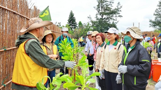 靈鷲山匯聚眾人善心念 竹縣新豐鳳坑沙灣植樹守護生態永續發展