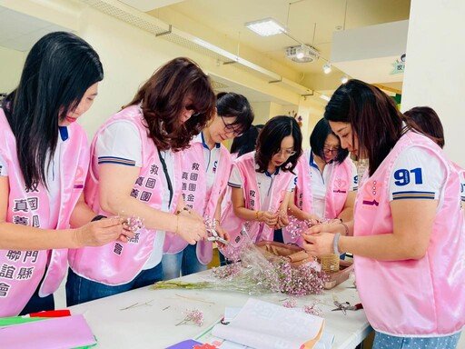 金門家扶感謝救國團真善美聯誼會傳愛 母親節傳遞滿滿祝福