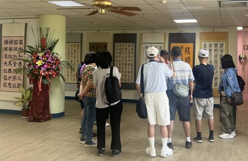 筆墨春暉-吳福山書法展屏東老人文康中心登場 感恩母愛