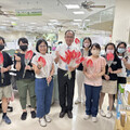 溫馨感恩的5月來臨，安平區蕭泰華區長親送火鶴花祝大家母親節快樂