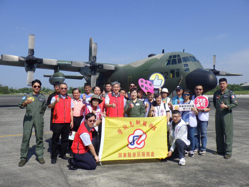 屏東榮服處參訪空軍第六混合聯隊 推廣全民國防教育