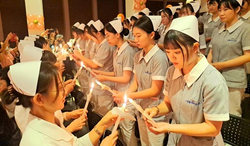 中華醫大護理系加冠181位生傳光宣誓效法南丁格爾！籲政府重視護理權益