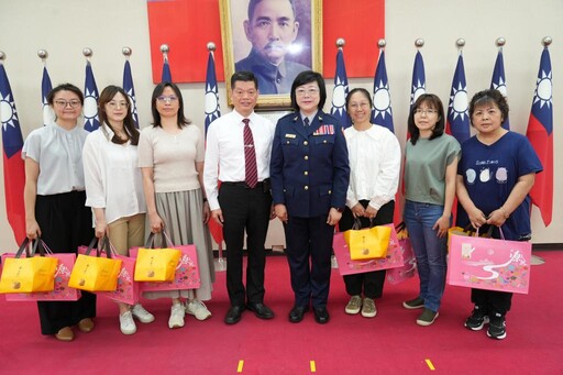 警民同心！母親節獻祝福 竹縣警局與義交大隊長攜手慰問感謝同仁付出