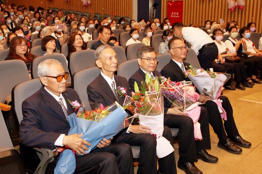 崇敬母深恩、智慧點亮愛 崇智頒發獎學金暨感恩母親節逾五百人齊聚