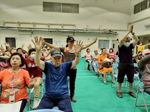 臺南榮服處榮欣志工感動服務歡樂到榮家 與榮民眷歡慶母親節
