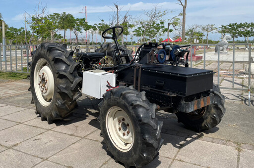 臺灣農業機械開啟智電化新頁 工研院開發首台全國產小型電動曳引機