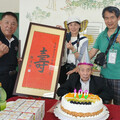 百歲榮民紀壽 花蓮榮家溫馨慶生 大小同歡祝賀