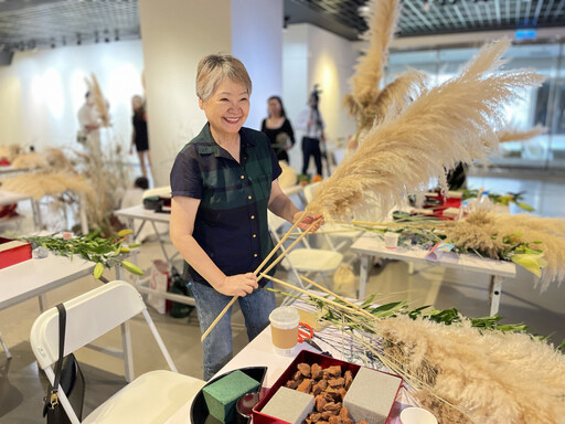 展後千斤海鹽與蘆葦不退場 豐邑豐藝館巧手變成環保再生品