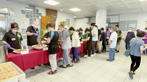 初心不變、關懷不斷 愛心義廚百場回到起點華光中心感謝暖心陪伴